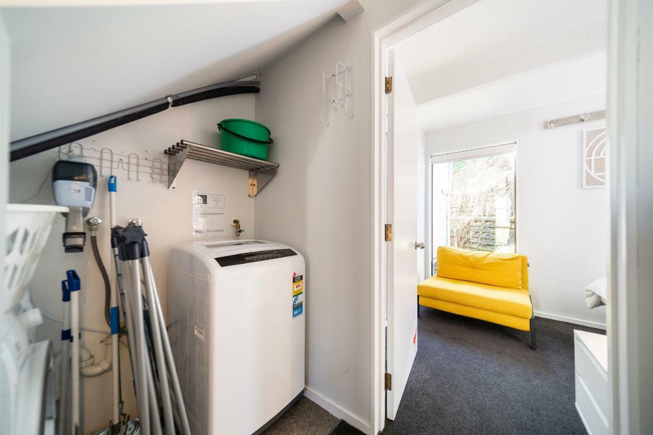 Central, Modern Loft Style Home - 2 Min Walk From Town Квинстаун Экстерьер фото